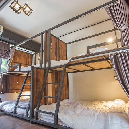 Sleep With You - Hatch Co-Living And Co-Working Space เชียงใหม่ ภายนอก รูปภาพ