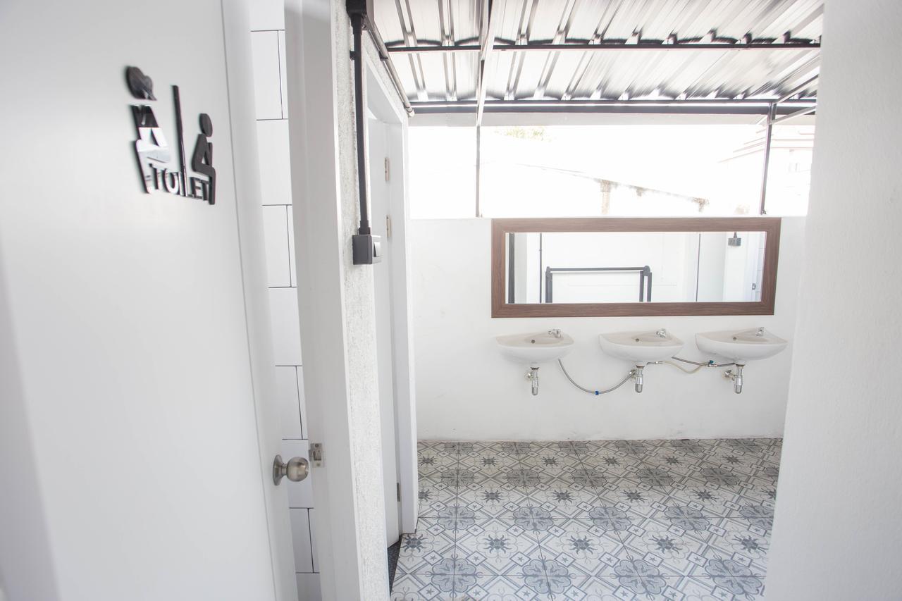 Sleep With You - Hatch Co-Living And Co-Working Space เชียงใหม่ ภายนอก รูปภาพ